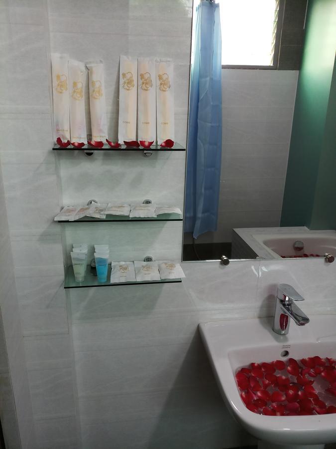 Hotel San Taw Win Pathein Kültér fotó