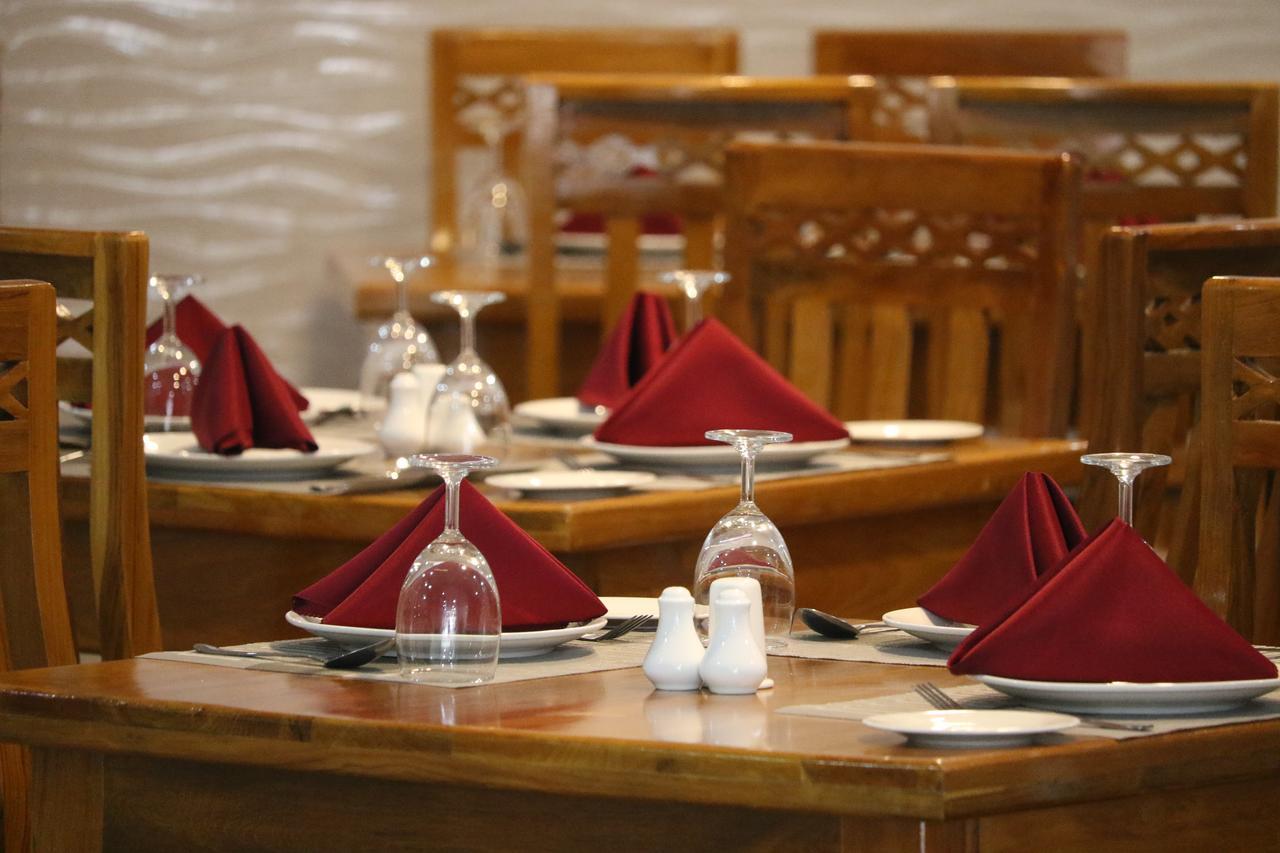 Hotel San Taw Win Pathein Kültér fotó