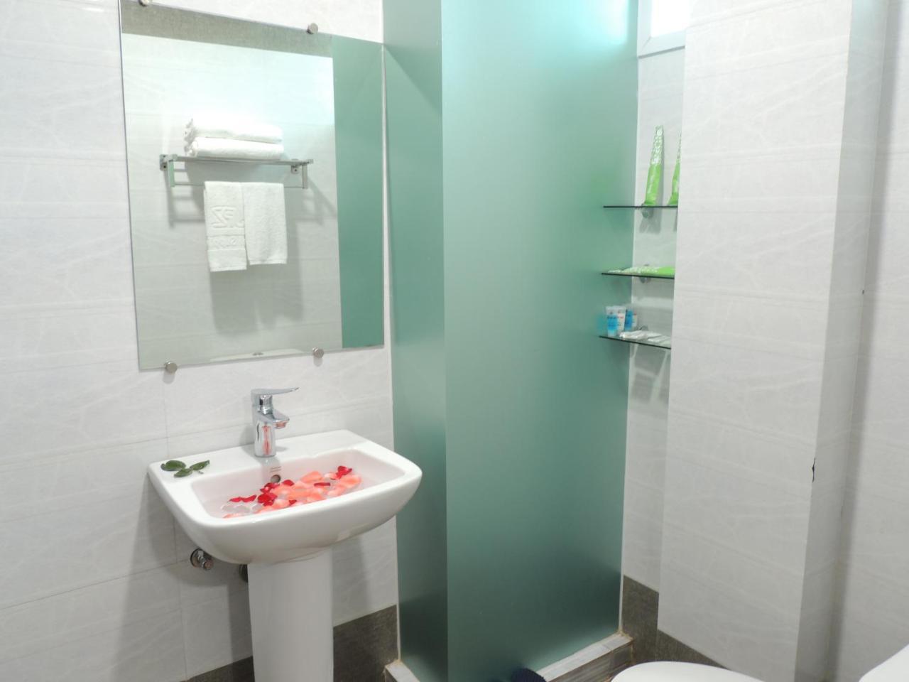 Hotel San Taw Win Pathein Kültér fotó